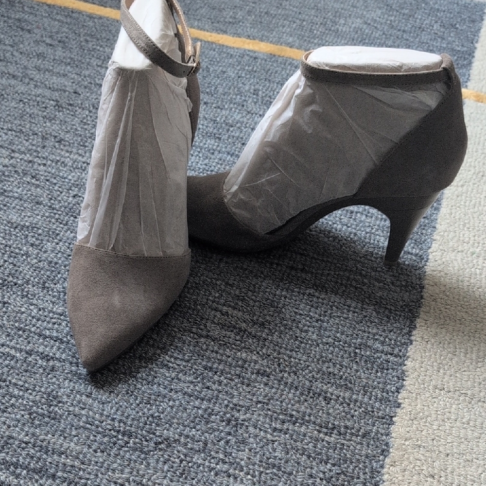 Elegant Gray Women's Heels